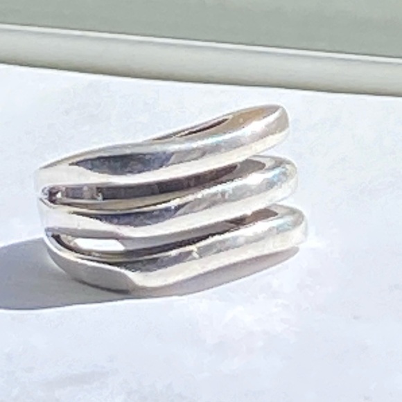 Silpada  Open Geometric Design Ring size 7
R1618 (rare find 2008) - Picture 5 of 9